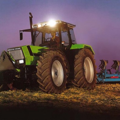 year 1990 hero image